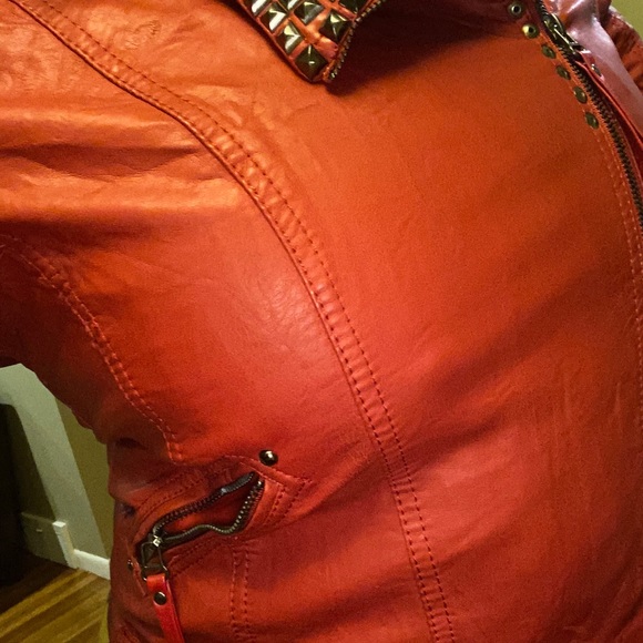 Red leather jacket. - Picture 6 of 7
